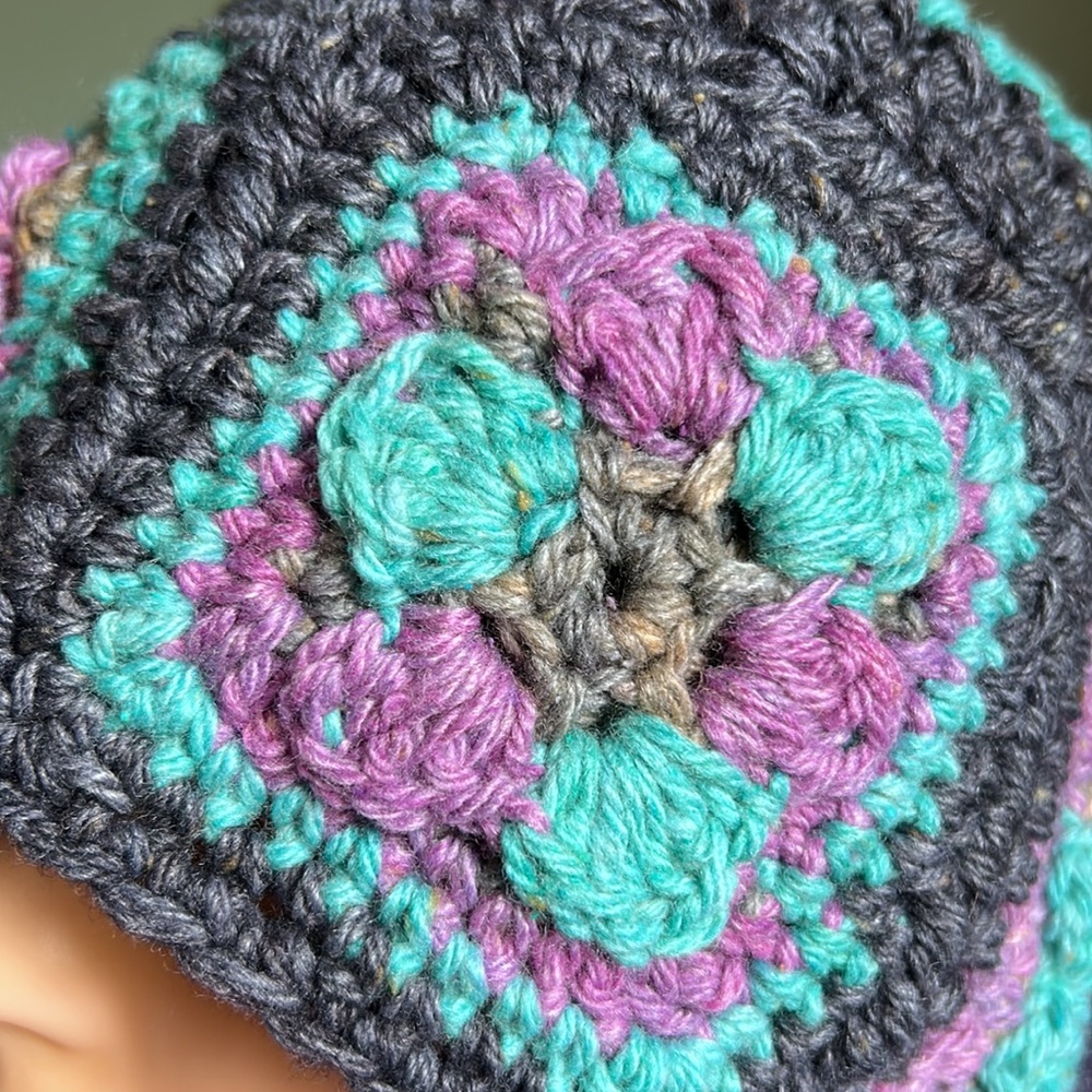 Crochet  flowers medium beanie wool blend winter new cute - Picture 8 of 10